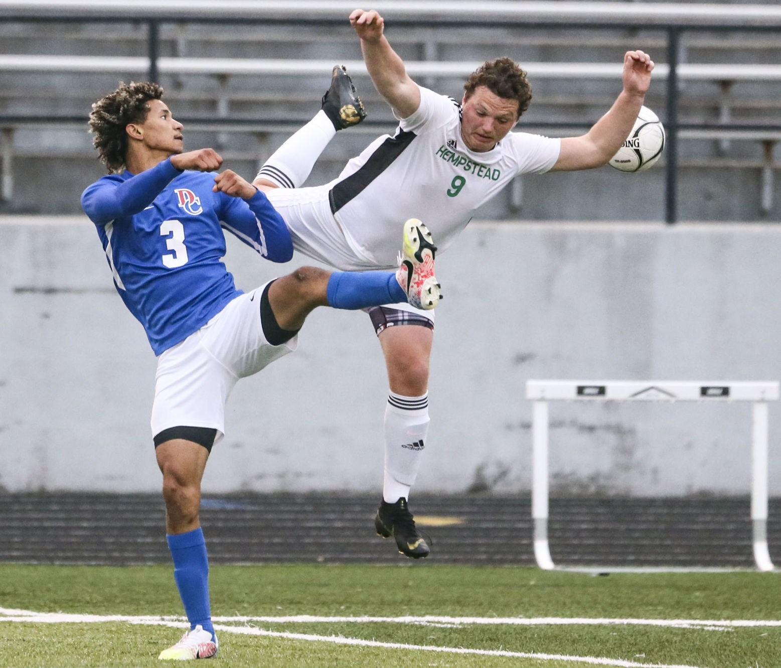 050321-qc-spt-hem-central-soccer-01.JPG